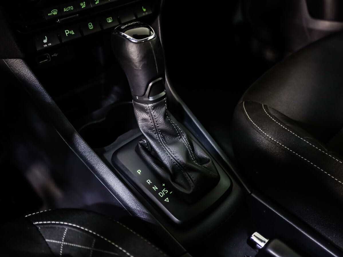 Купить Skoda Rapid с пробегом. Фото: #14