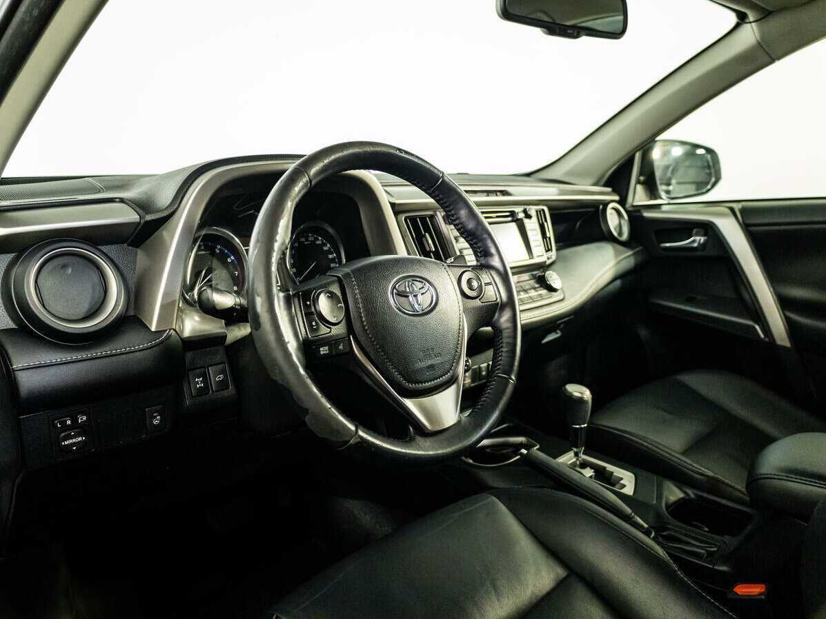 Купить Toyota RAV4 с пробегом. Фото: #10