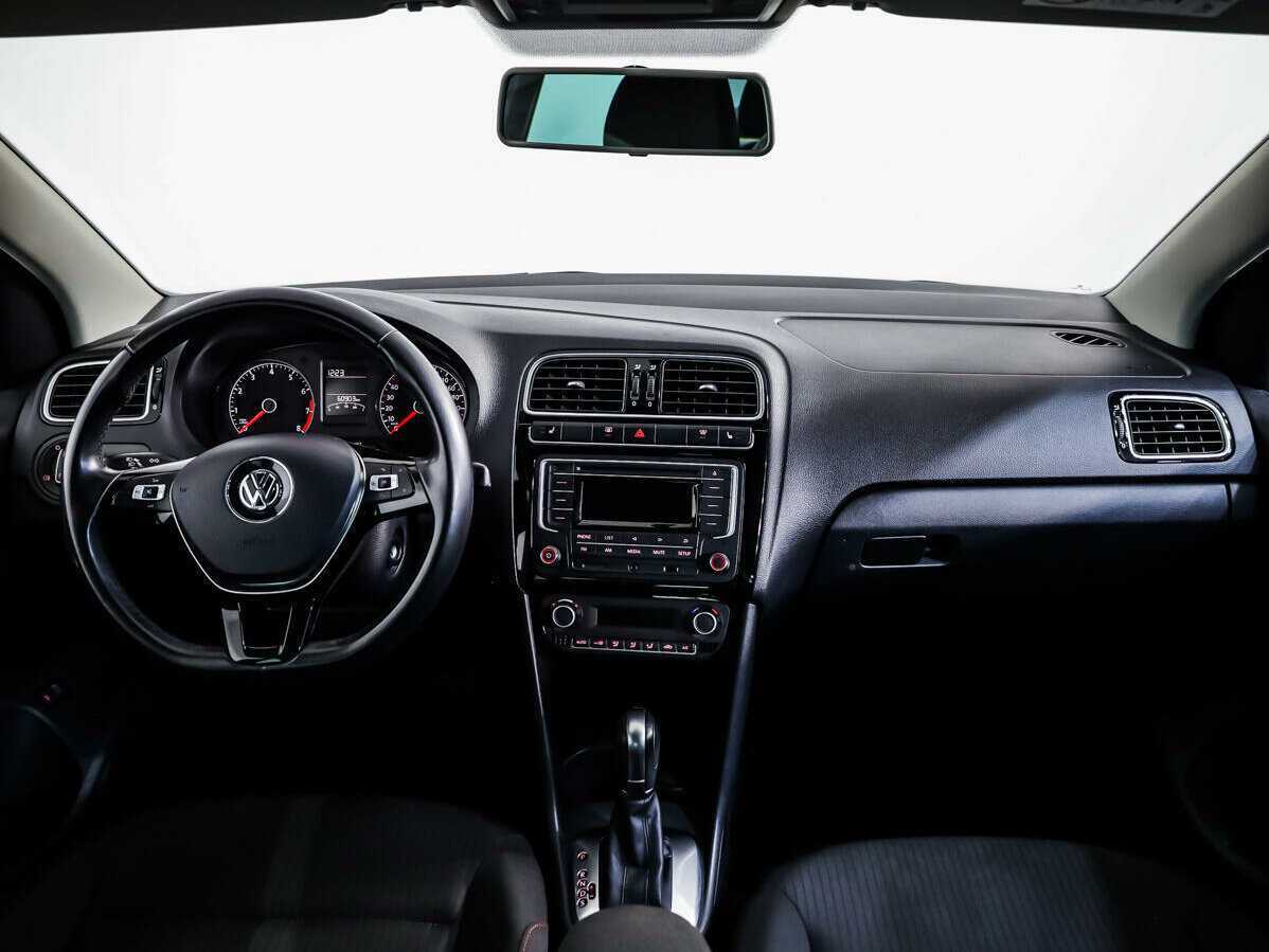 Купить Volkswagen Polo с пробегом. Фото: #8