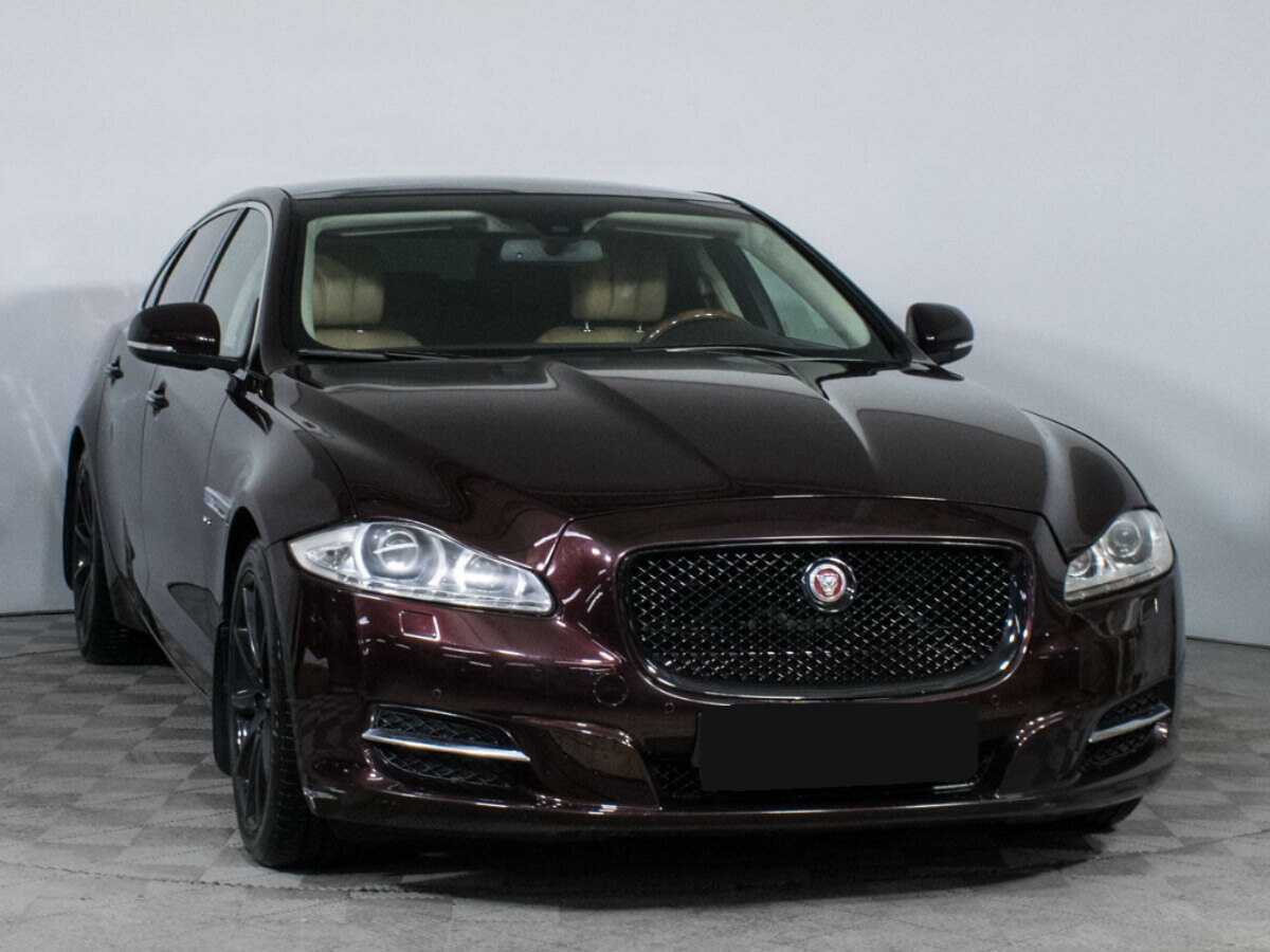 Купить Jaguar XJ с пробегом. Фото: #2