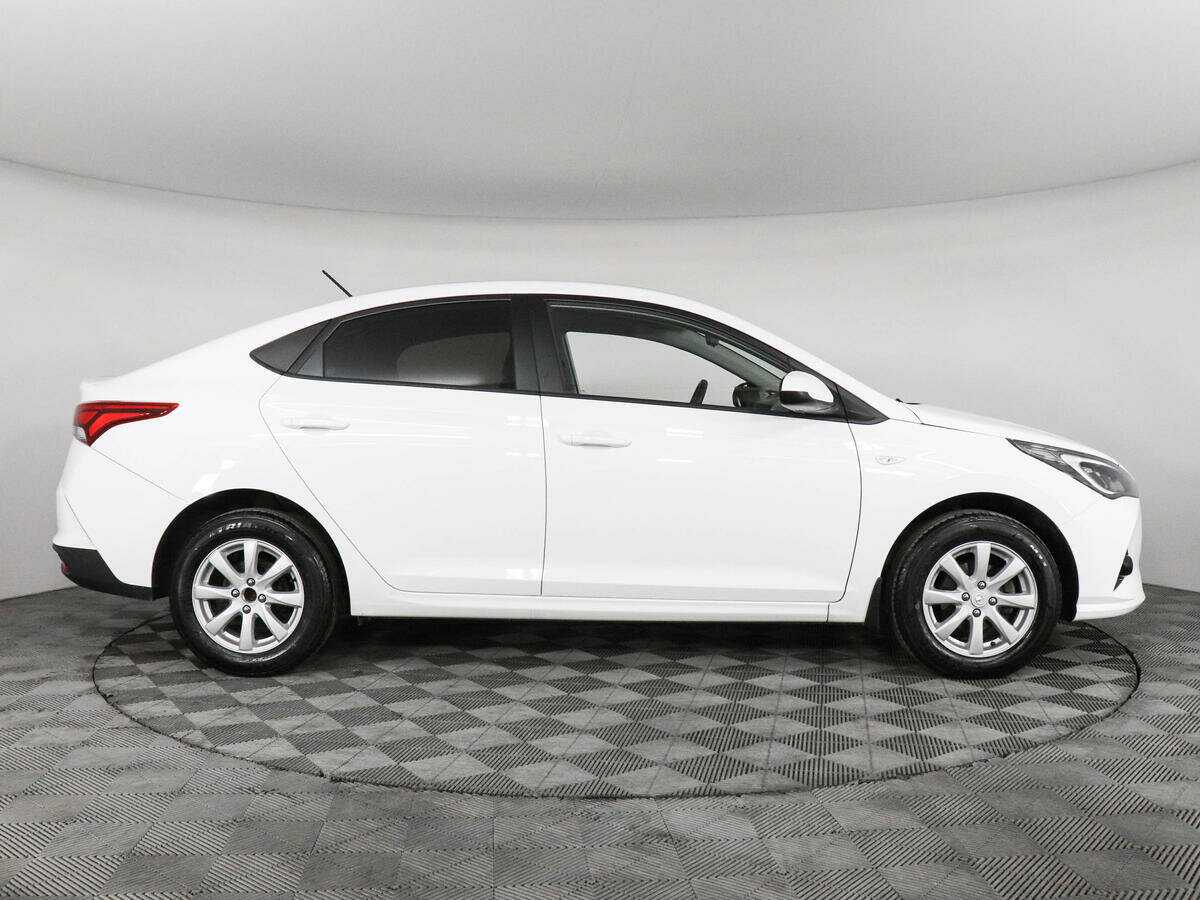 Купить Hyundai Solaris с пробегом. Фото: #3