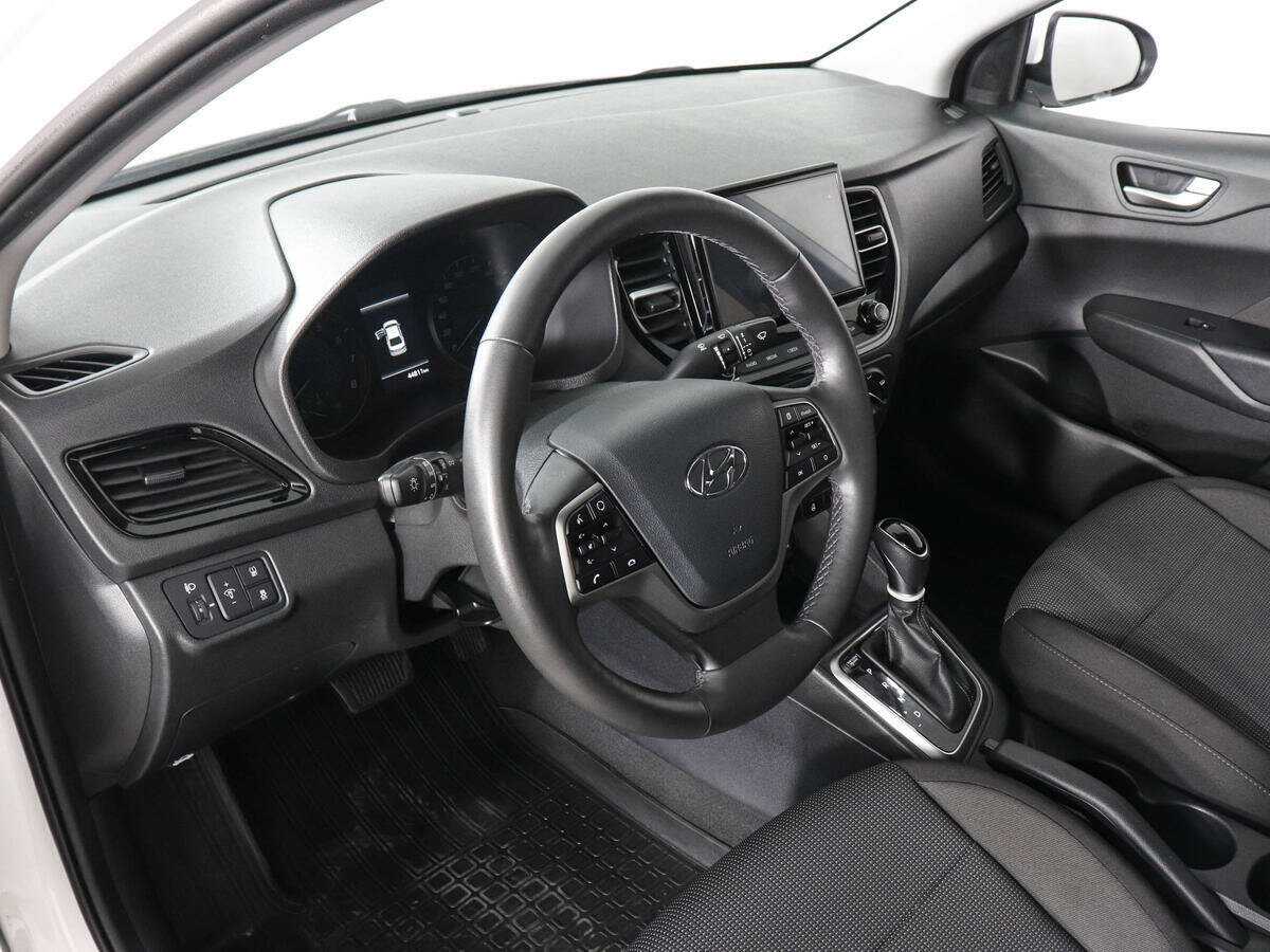 Купить Hyundai Solaris с пробегом. Фото: #8