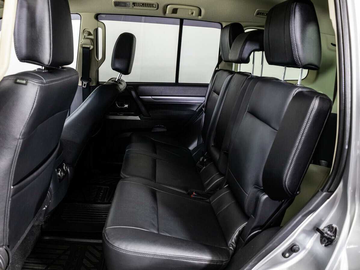 Купить Mitsubishi Pajero с пробегом. Фото: #9