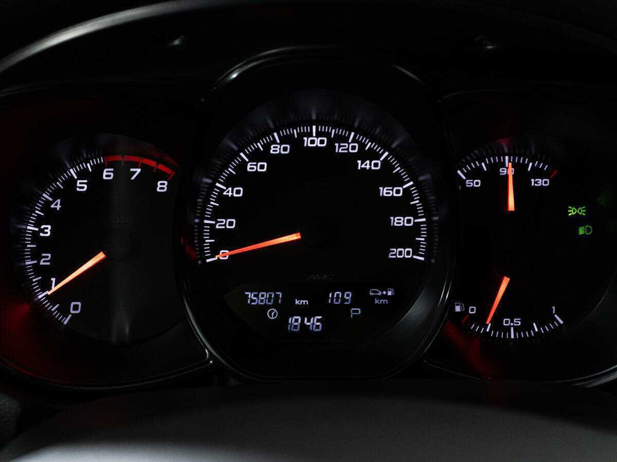 Купить Lada (ВАЗ) Vesta с пробегом. Фото: #11