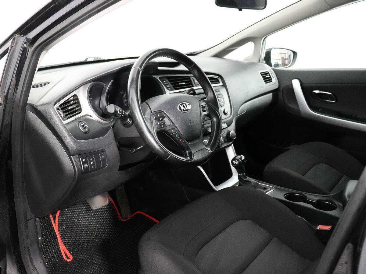 Купить Kia Ceed с пробегом. Фото: #9