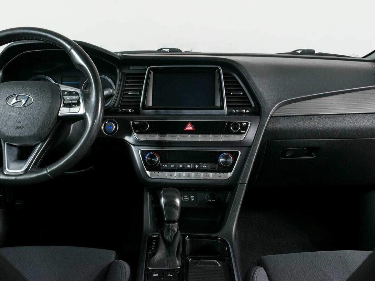Купить Hyundai Sonata с пробегом. Фото: #3