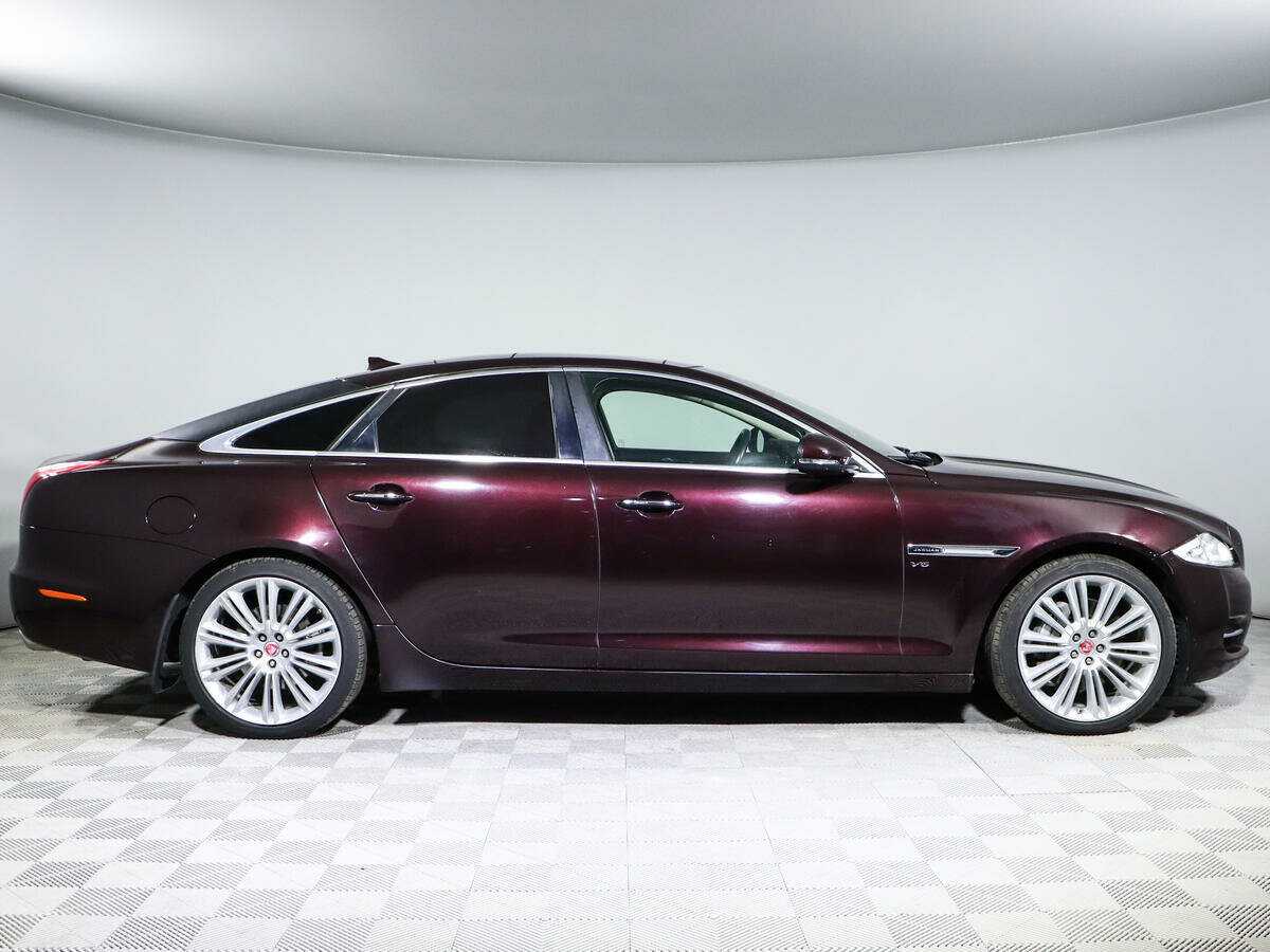 Купить Jaguar XJ с пробегом. Фото: #3