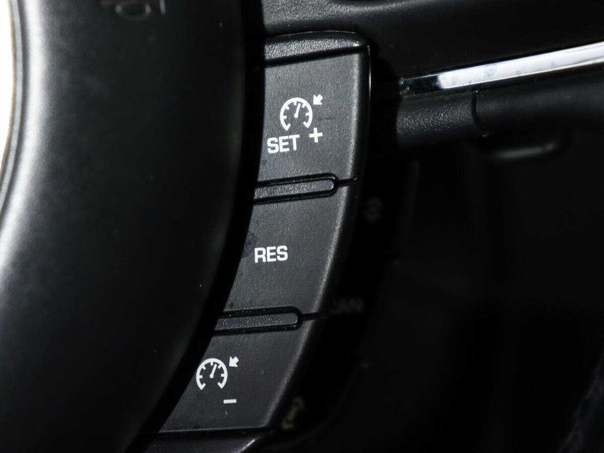 Купить Jaguar XJ с пробегом. Фото: #27