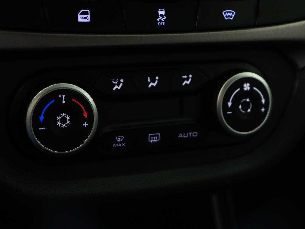 Купить Lada (ВАЗ) Vesta с пробегом. Фото: #12