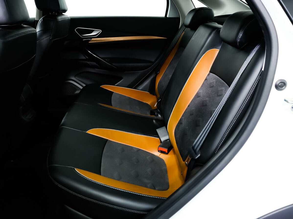 Купить Lada (ВАЗ) Vesta с пробегом. Фото: #11