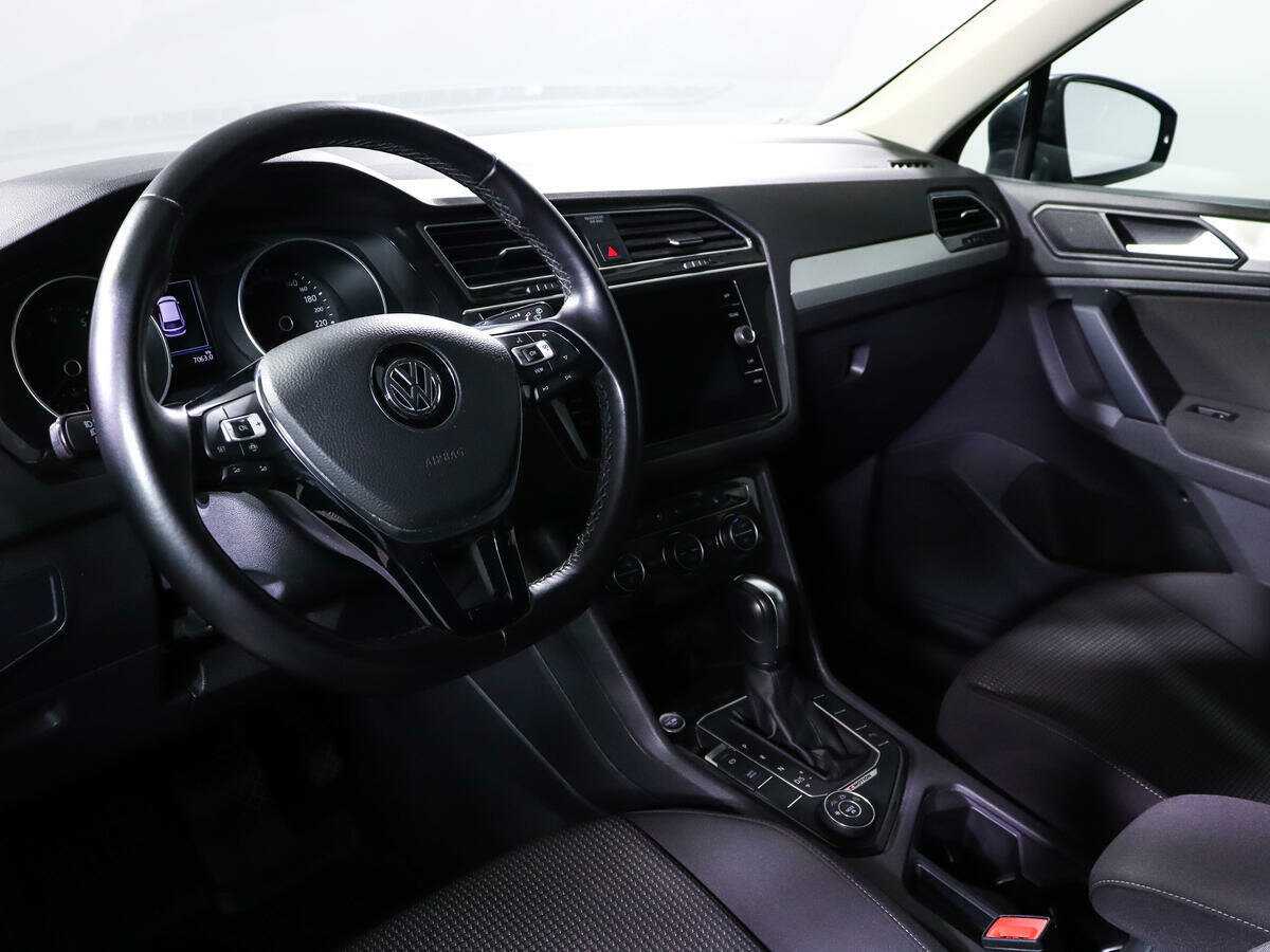 Купить Volkswagen Tiguan с пробегом. Фото: #11