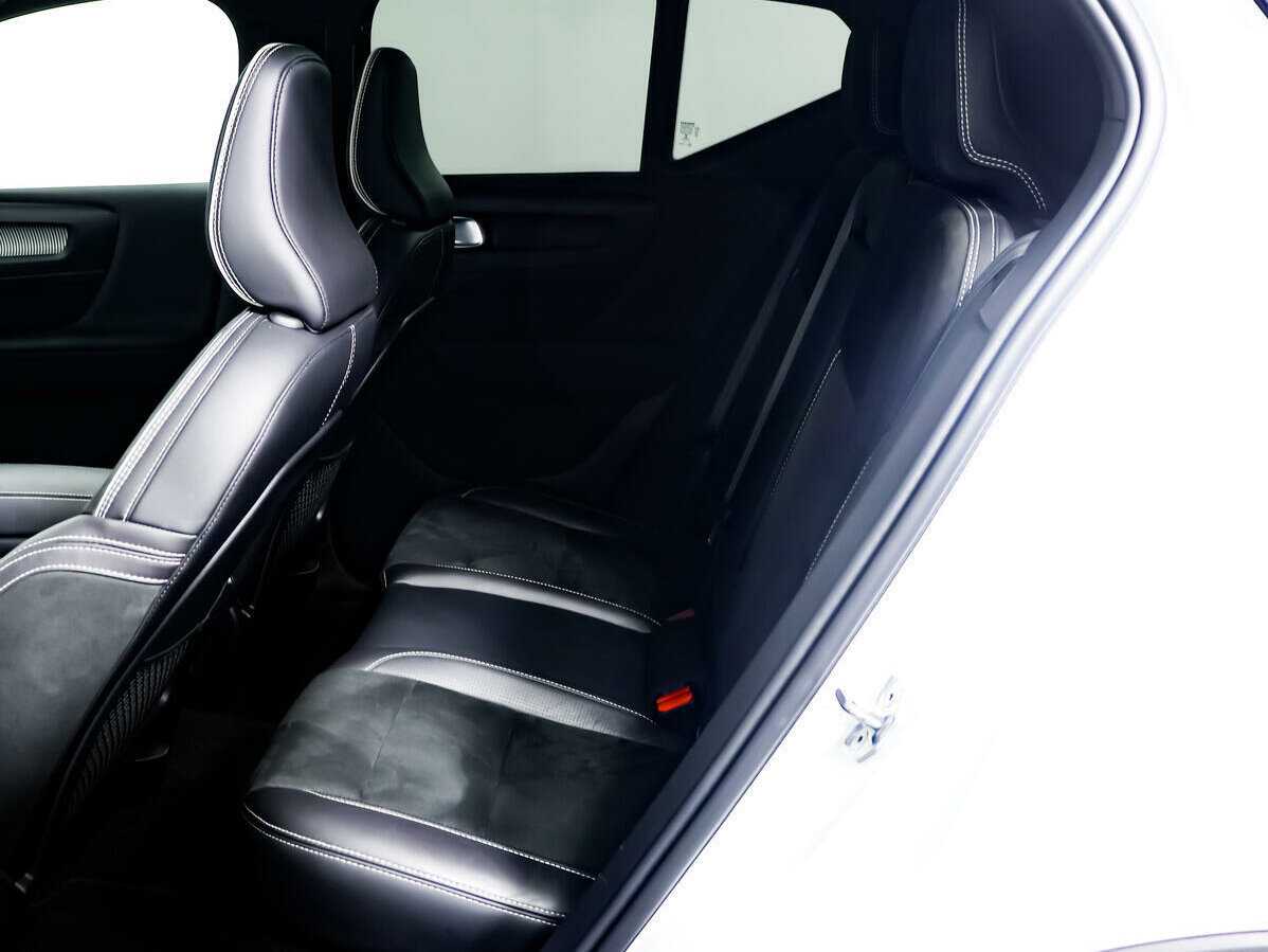 Купить Volvo XC40 с пробегом. Фото: #10