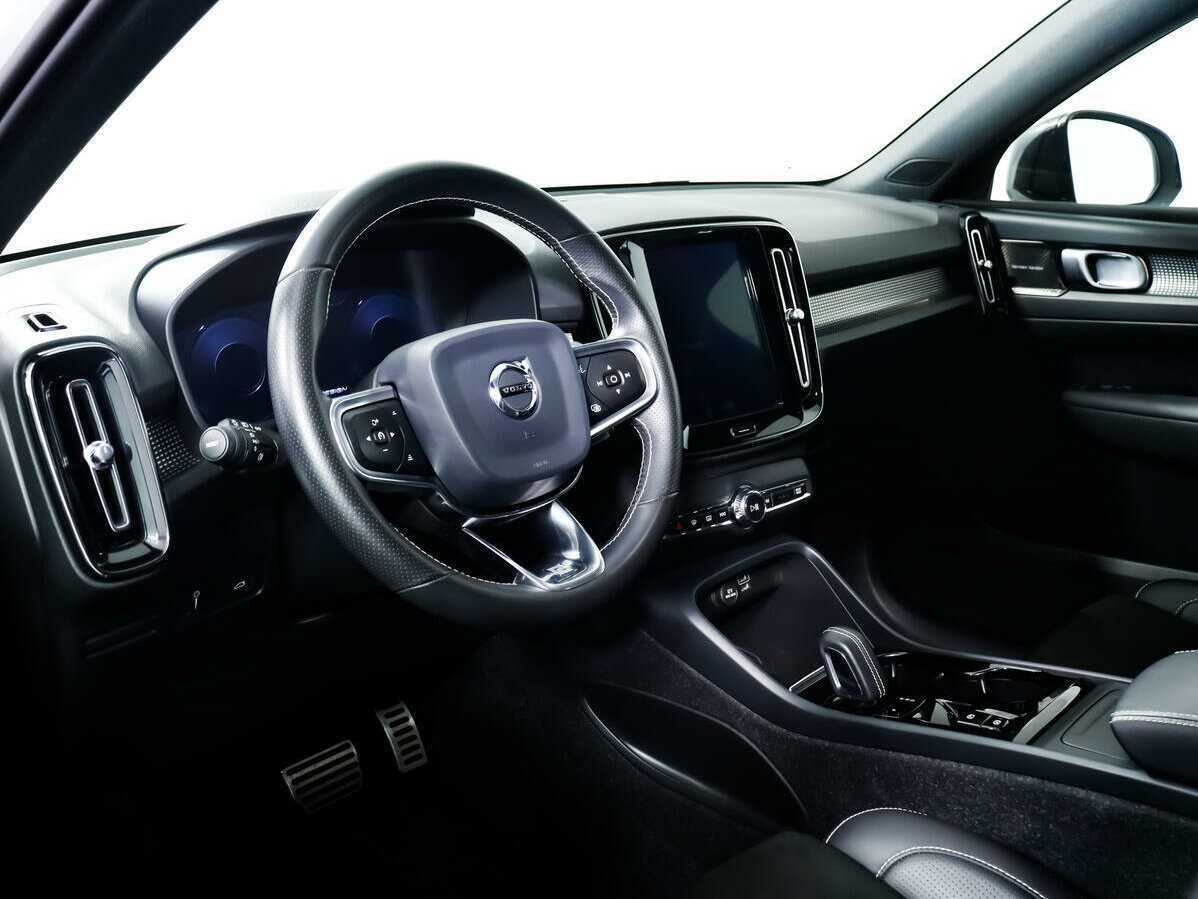 Купить Volvo XC40 с пробегом. Фото: #11