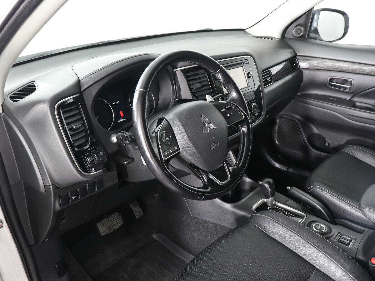 Купить Mitsubishi Outlander с пробегом. Фото: #8
