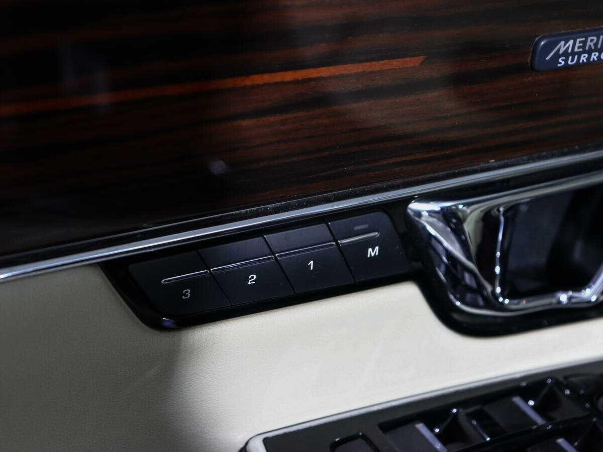 Купить Jaguar XJ с пробегом. Фото: #26