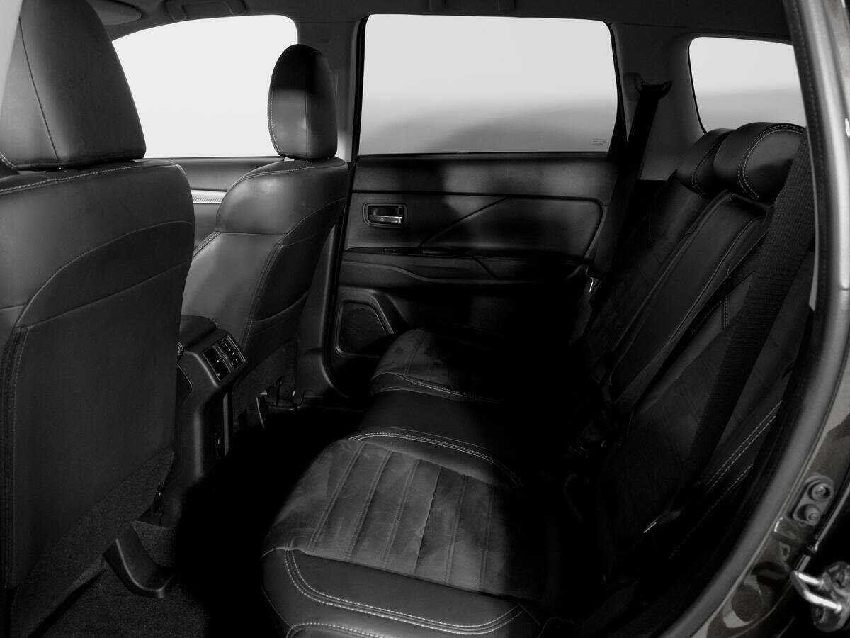 Купить Mitsubishi Outlander с пробегом. Фото: #9