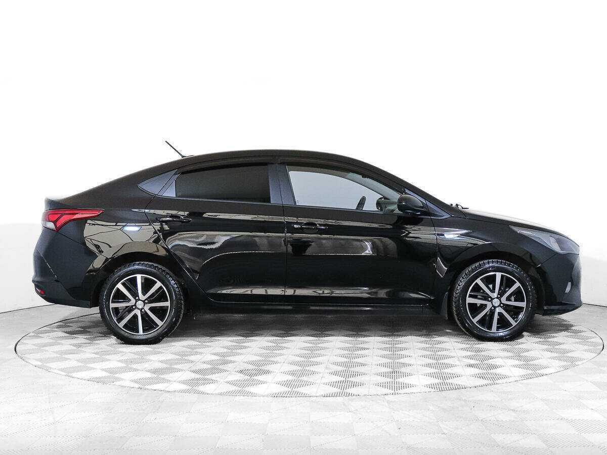 Купить Hyundai Solaris с пробегом. Фото: #2