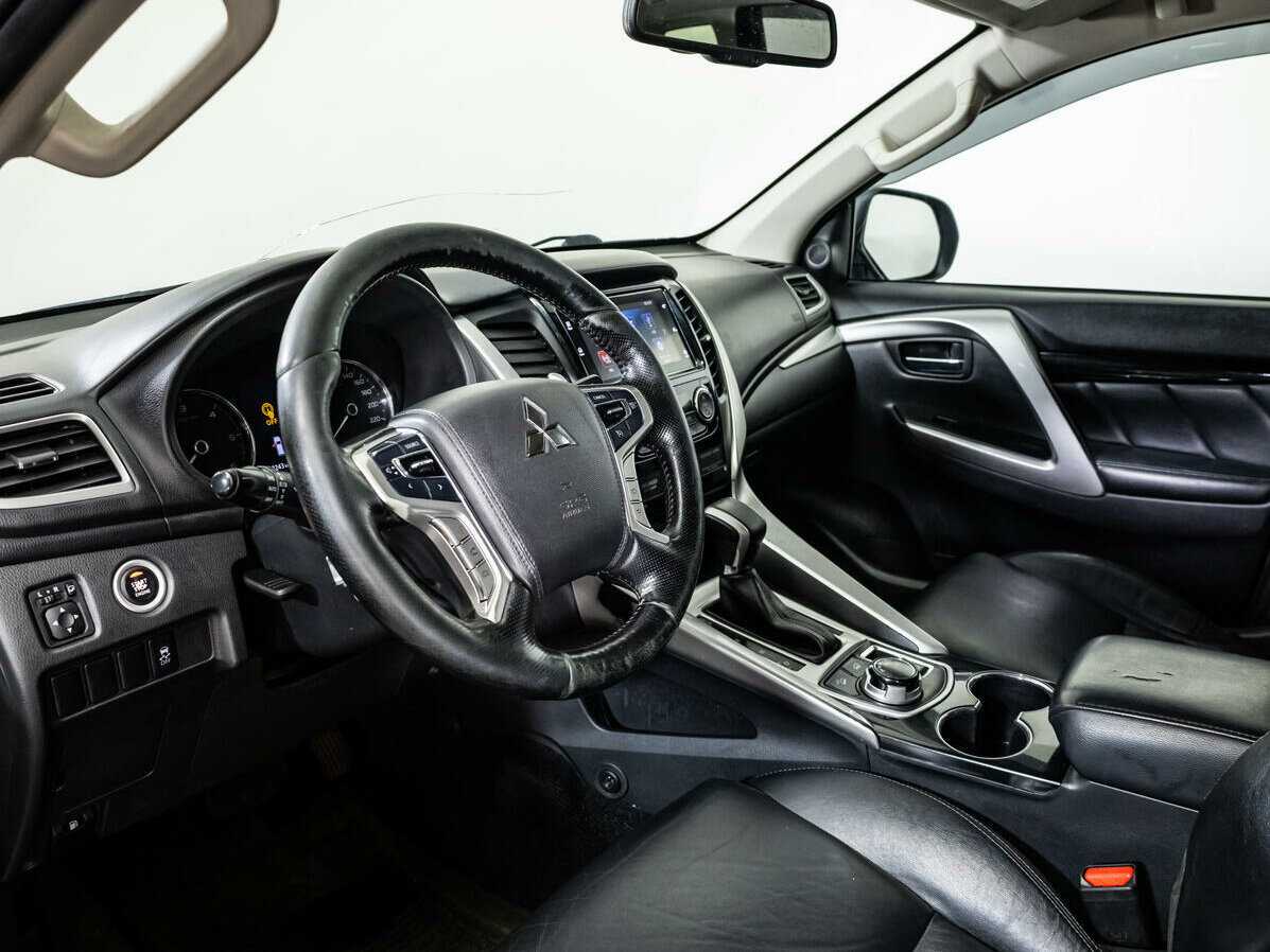 Купить Mitsubishi Pajero Sport с пробегом. Фото: #10