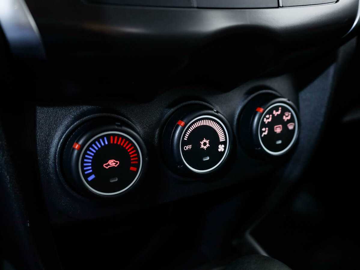 Купить Mitsubishi ASX с пробегом. Фото: #12