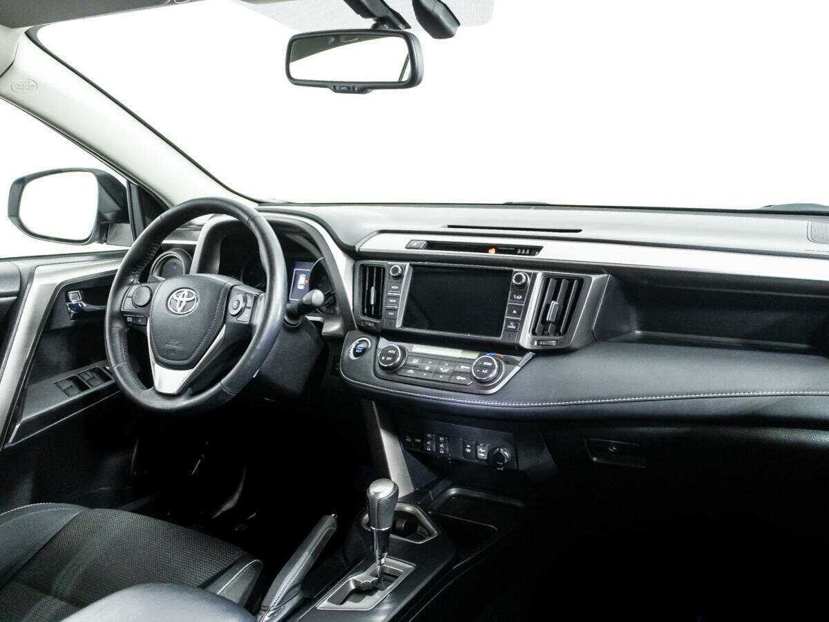 Купить Toyota RAV4 с пробегом. Фото: #8