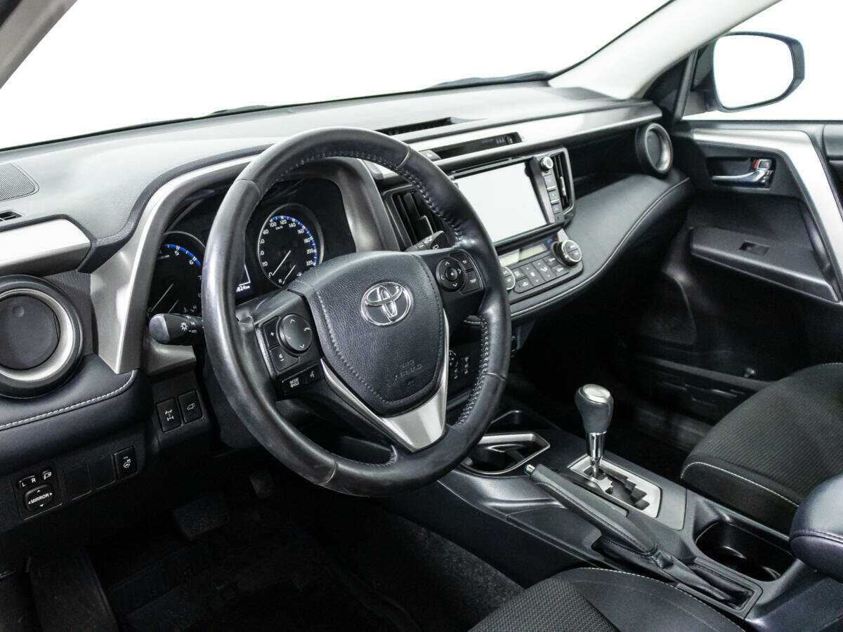 Купить Toyota RAV4 с пробегом. Фото: #10