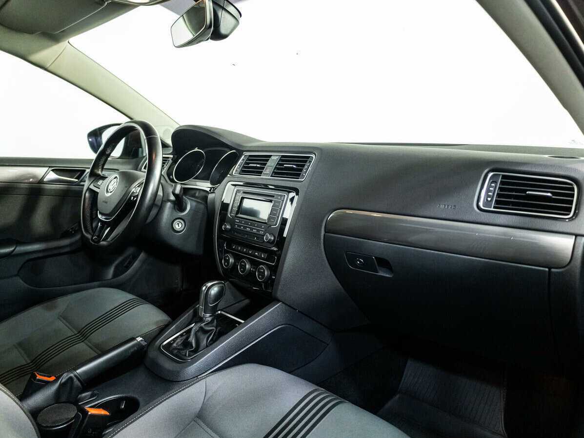 Купить Volkswagen Jetta с пробегом. Фото: #7