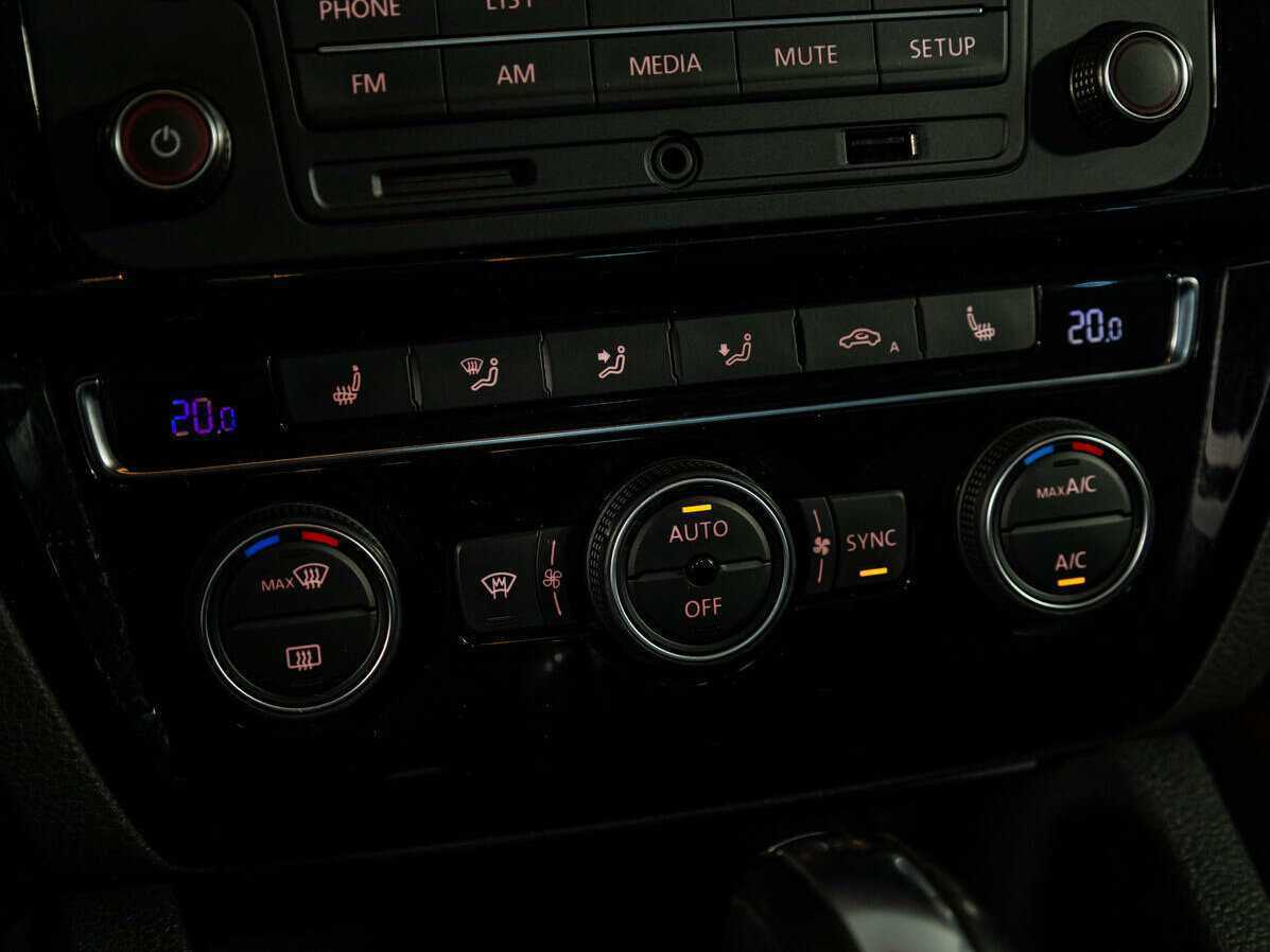 Купить Volkswagen Jetta с пробегом. Фото: #14