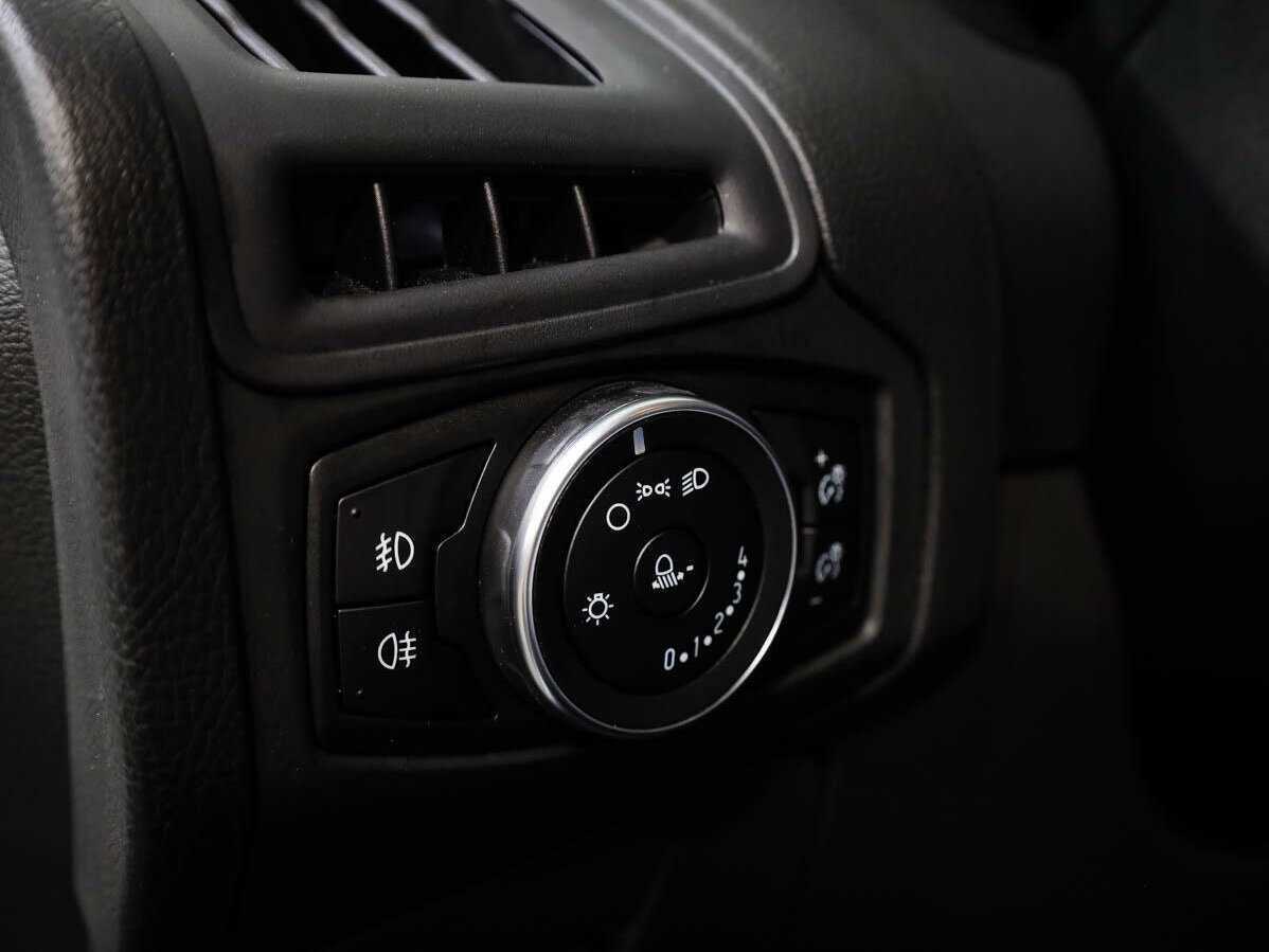 Купить Ford Focus с пробегом. Фото: #19