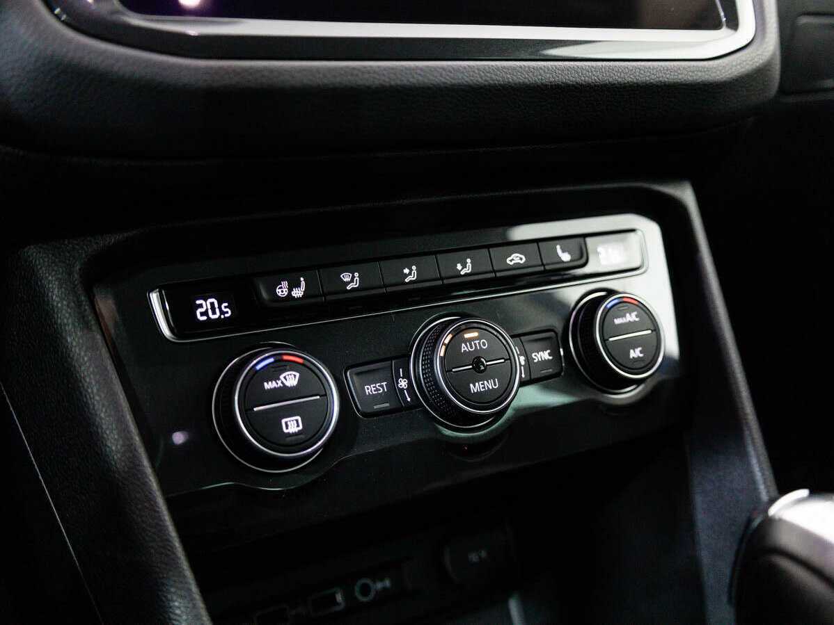 Купить Volkswagen Tiguan с пробегом. Фото: #17