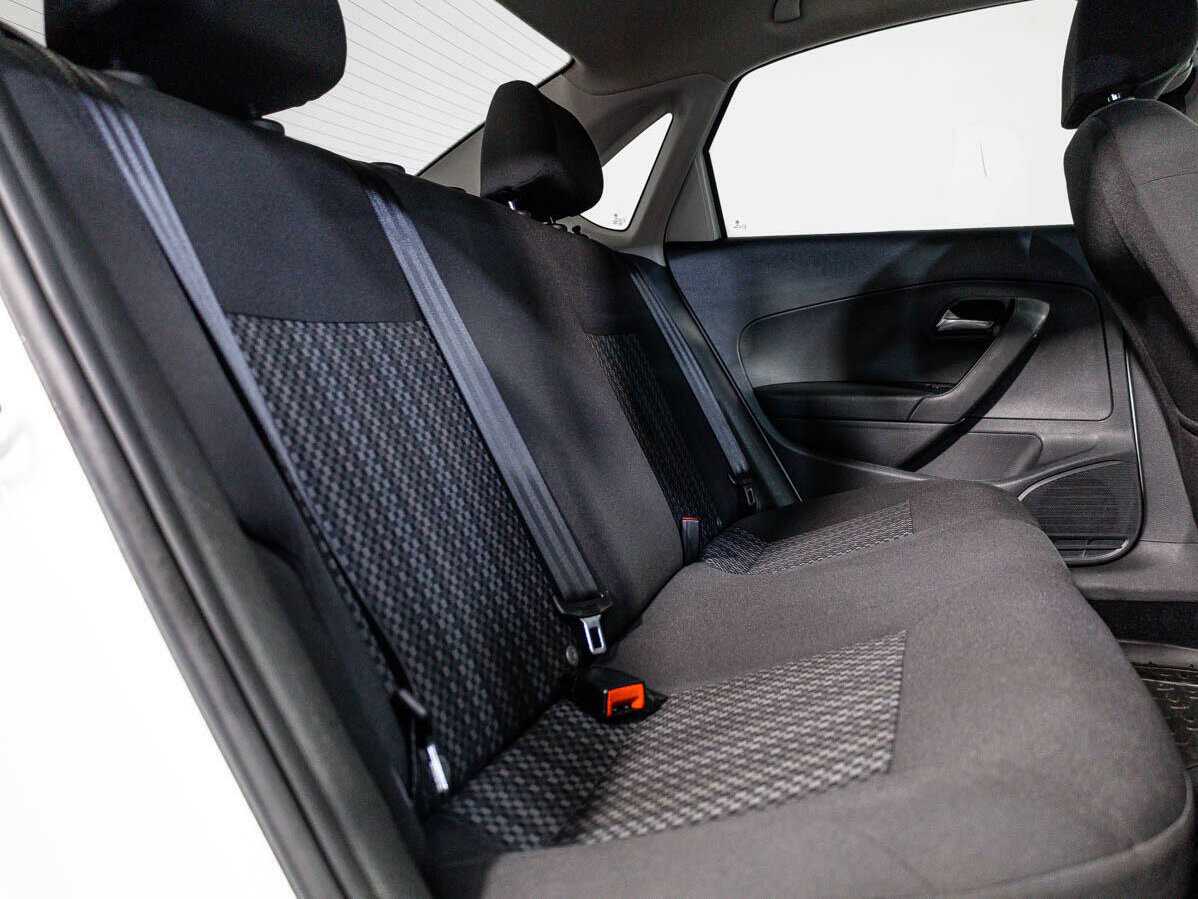 Купить Volkswagen Polo с пробегом. Фото: #11