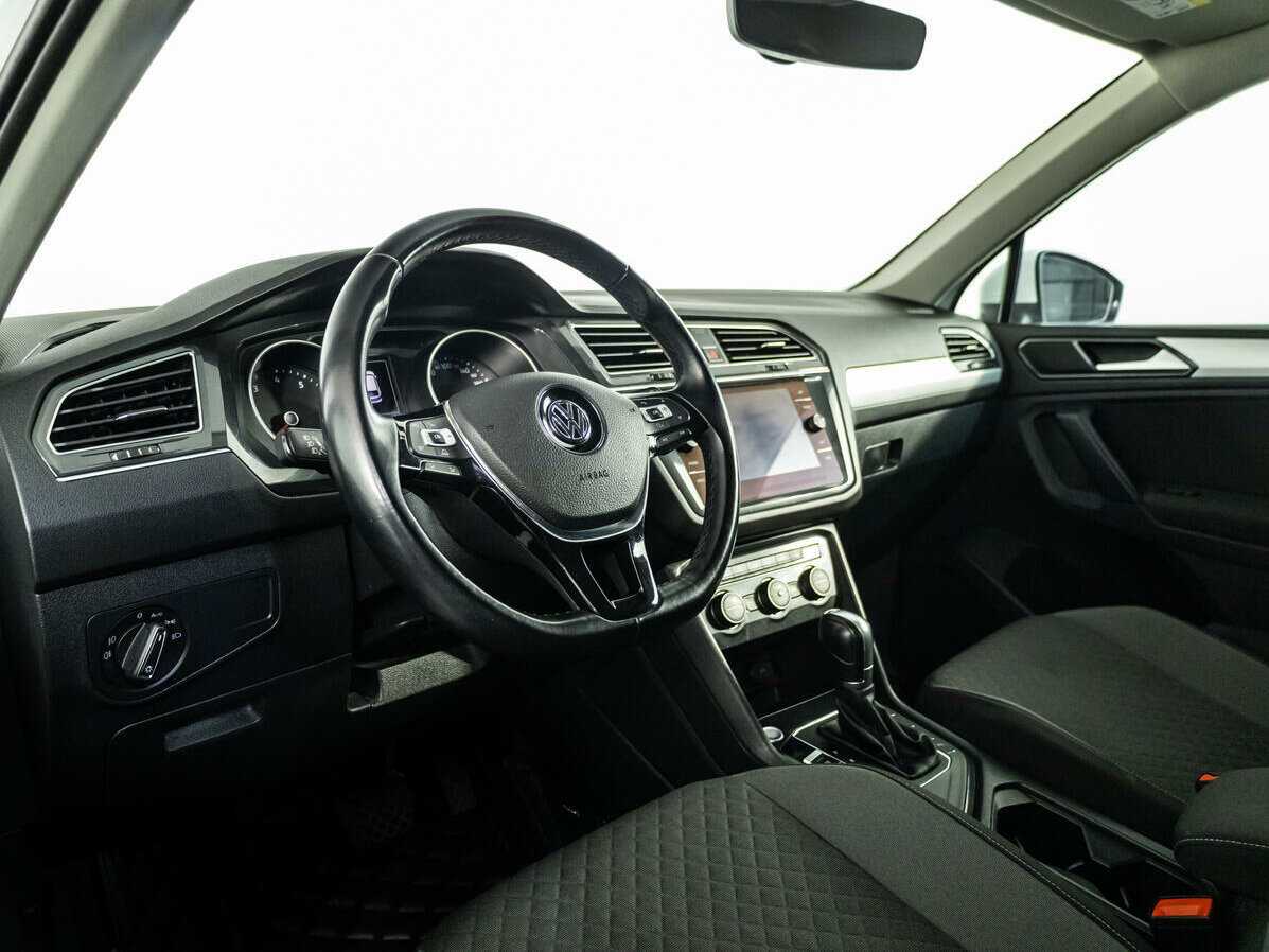 Купить Volkswagen Tiguan с пробегом. Фото: #9
