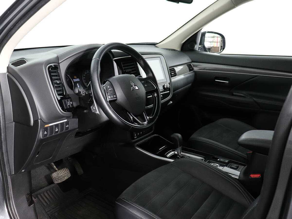Купить Mitsubishi Outlander с пробегом. Фото: #9