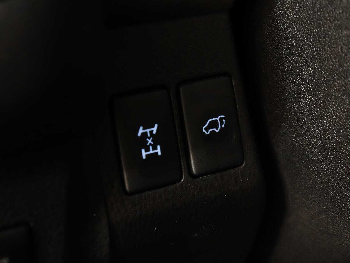 Купить Toyota RAV4 с пробегом. Фото: #13