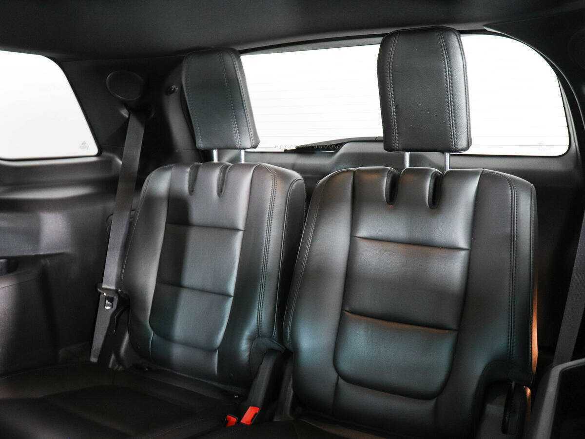 Купить Ford Explorer с пробегом. Фото: #8