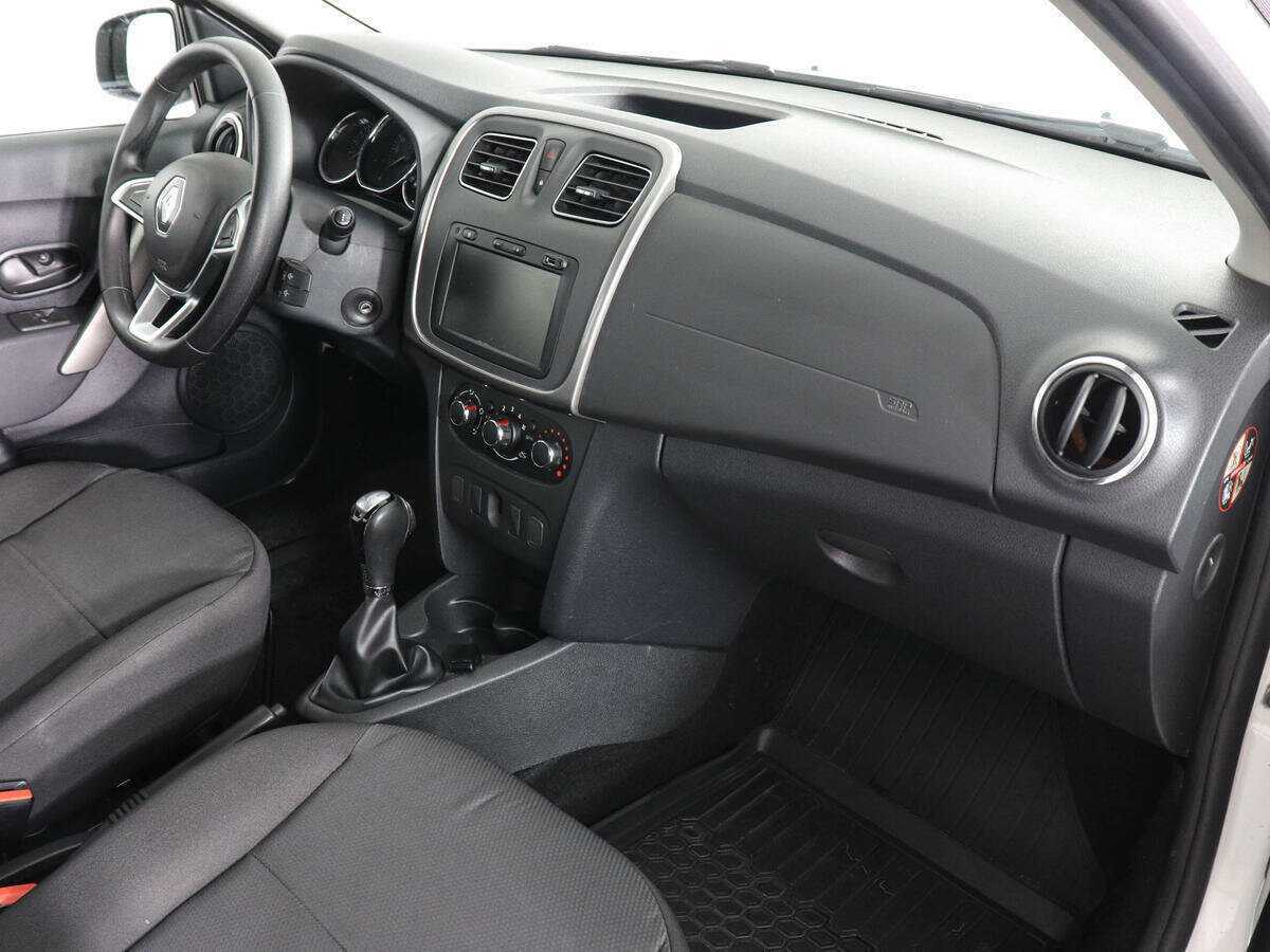 Купить Renault Logan с пробегом. Фото: #9