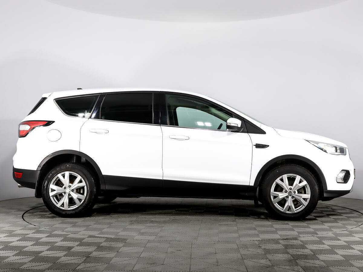 Купить Ford Kuga с пробегом. Фото: #3