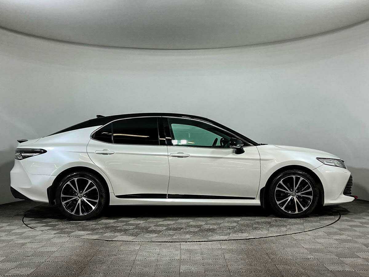 Купить Toyota Camry с пробегом. Фото: #3