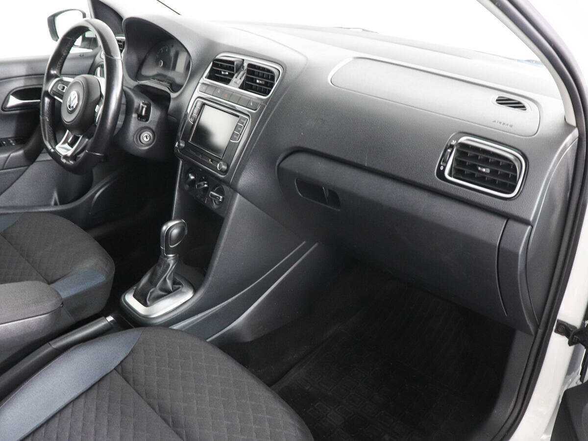Купить Volkswagen Polo с пробегом. Фото: #9