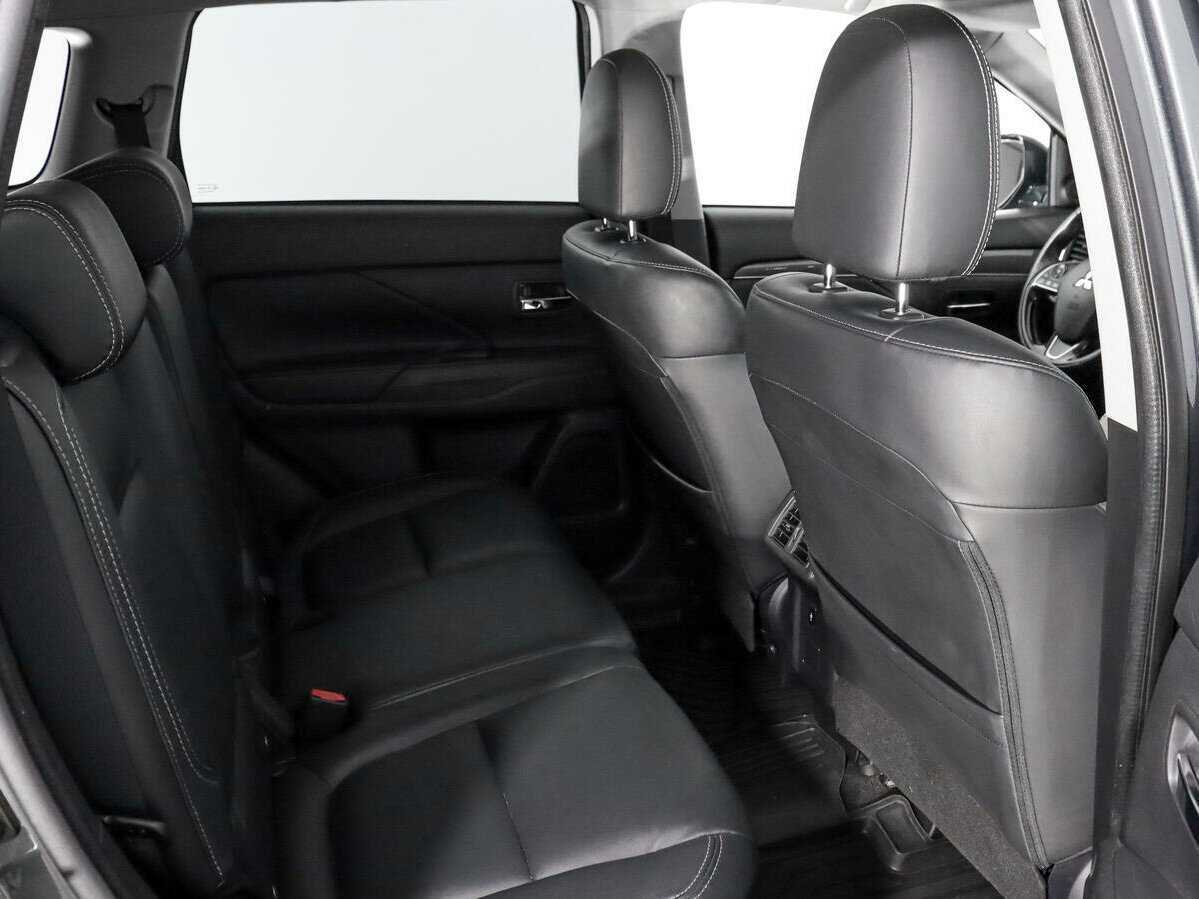 Купить Mitsubishi Outlander с пробегом. Фото: #12