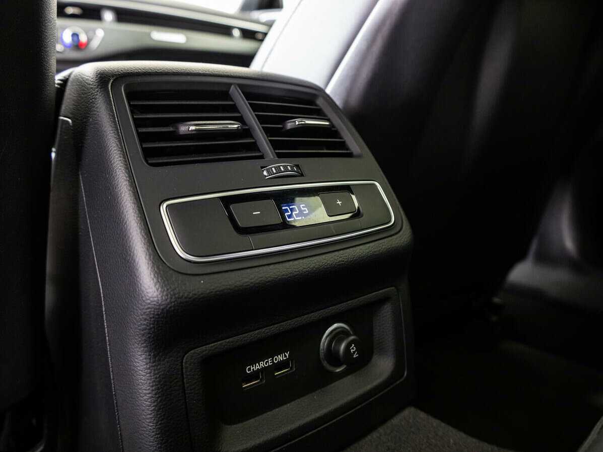 Купить Audi A4 с пробегом. Фото: #18