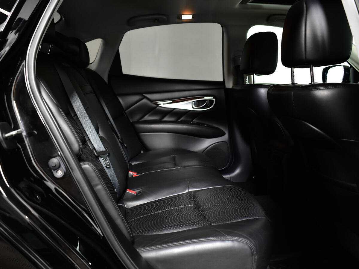 Купить Infiniti Q70 с пробегом. Фото: #5