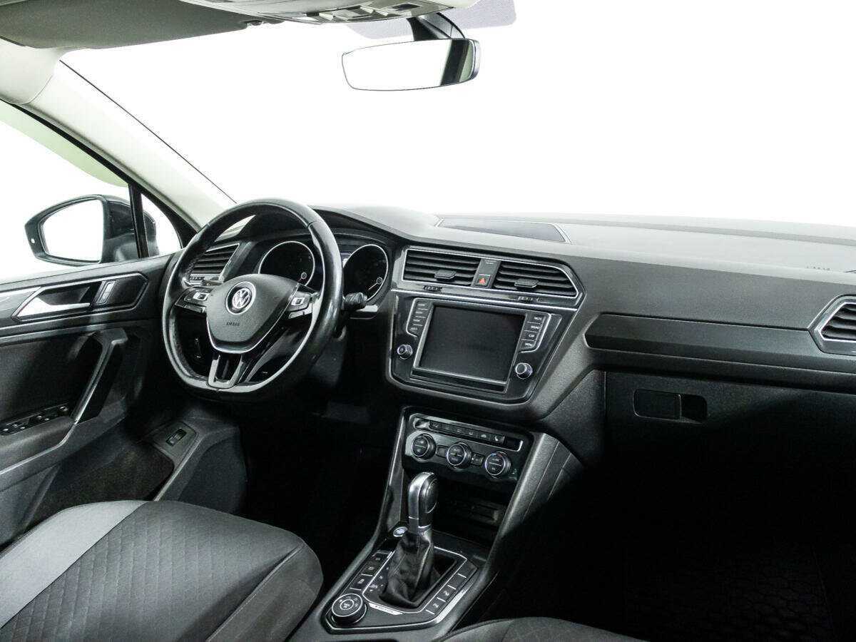 Купить Volkswagen Tiguan с пробегом. Фото: #8