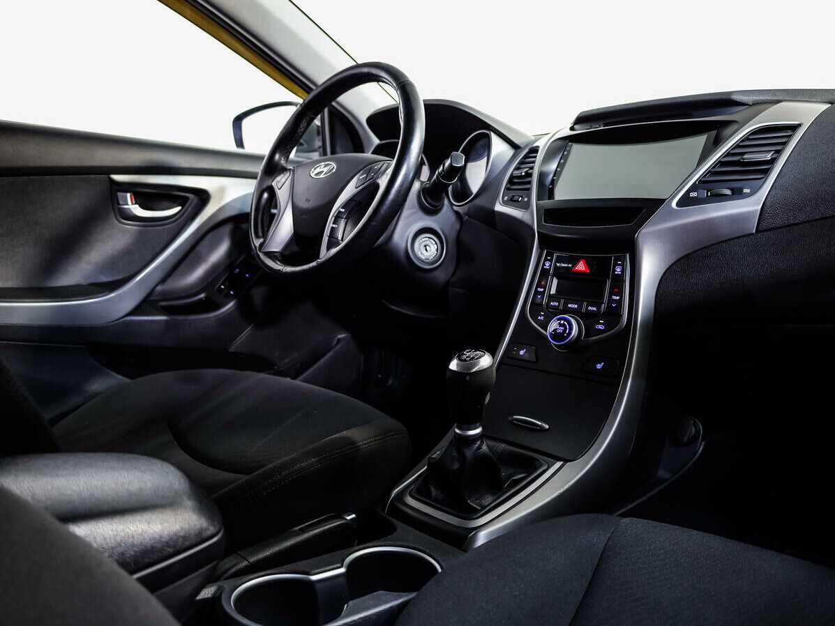 Купить Hyundai Elantra с пробегом. Фото: #7