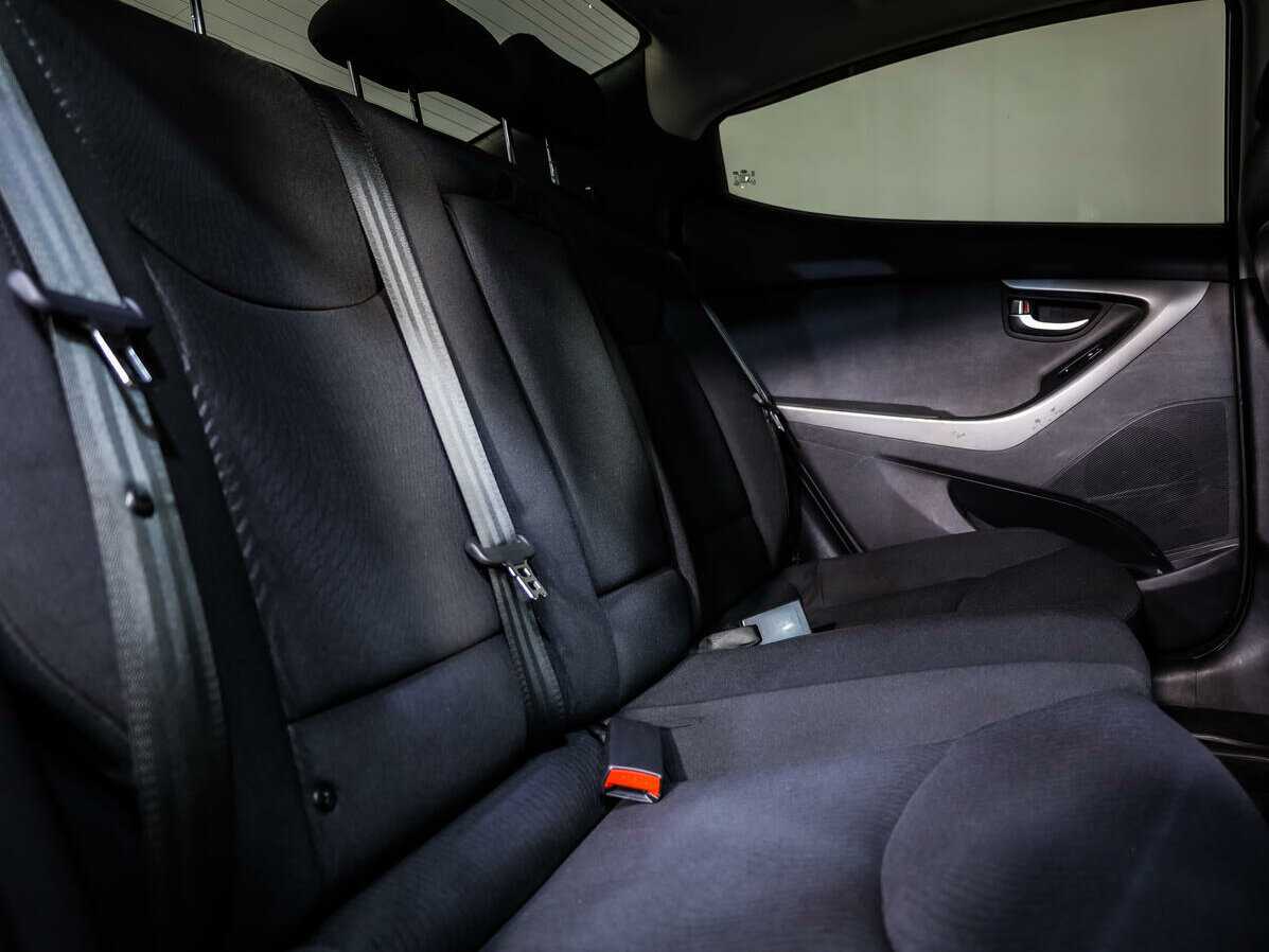 Купить Hyundai Elantra с пробегом. Фото: #11