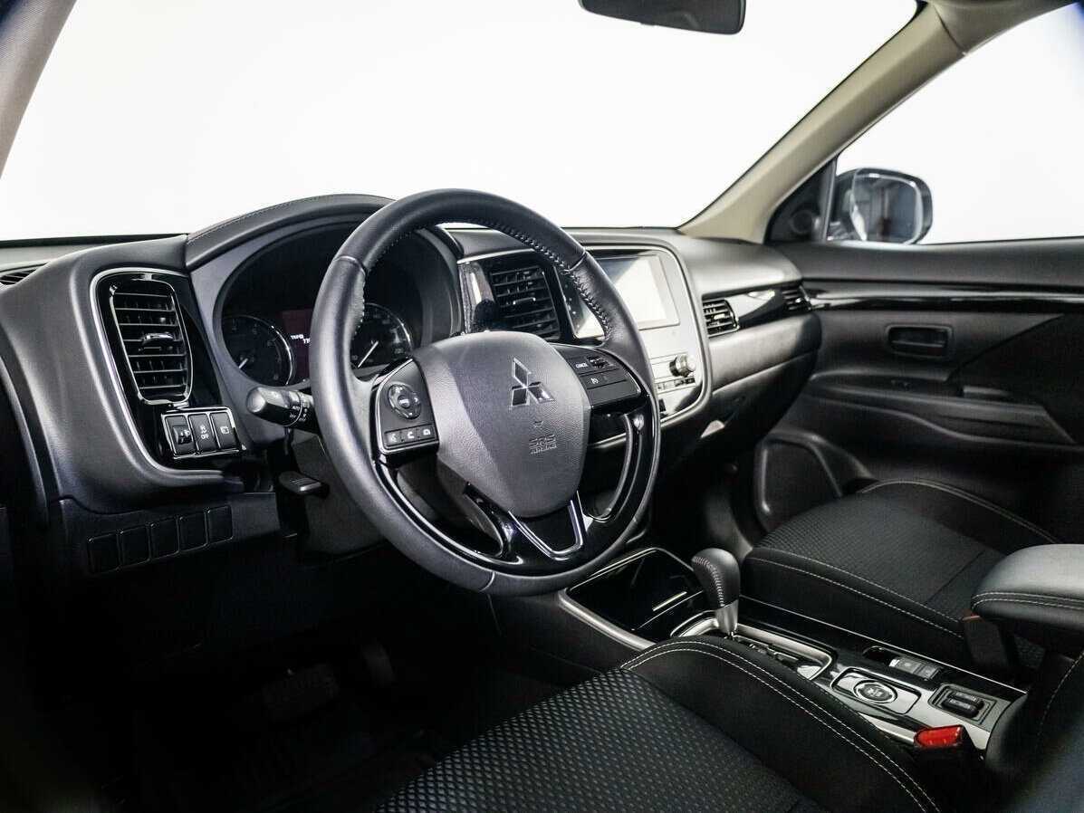 Купить Mitsubishi Outlander с пробегом. Фото: #9