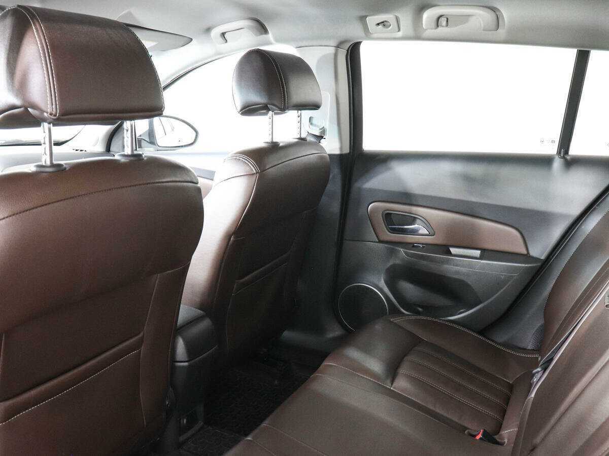 Купить Chevrolet Cruze с пробегом. Фото: #9