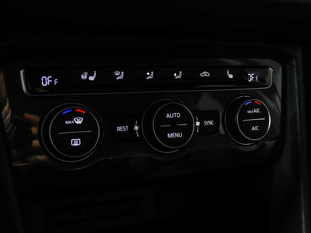 Купить Volkswagen Tiguan с пробегом. Фото: #15