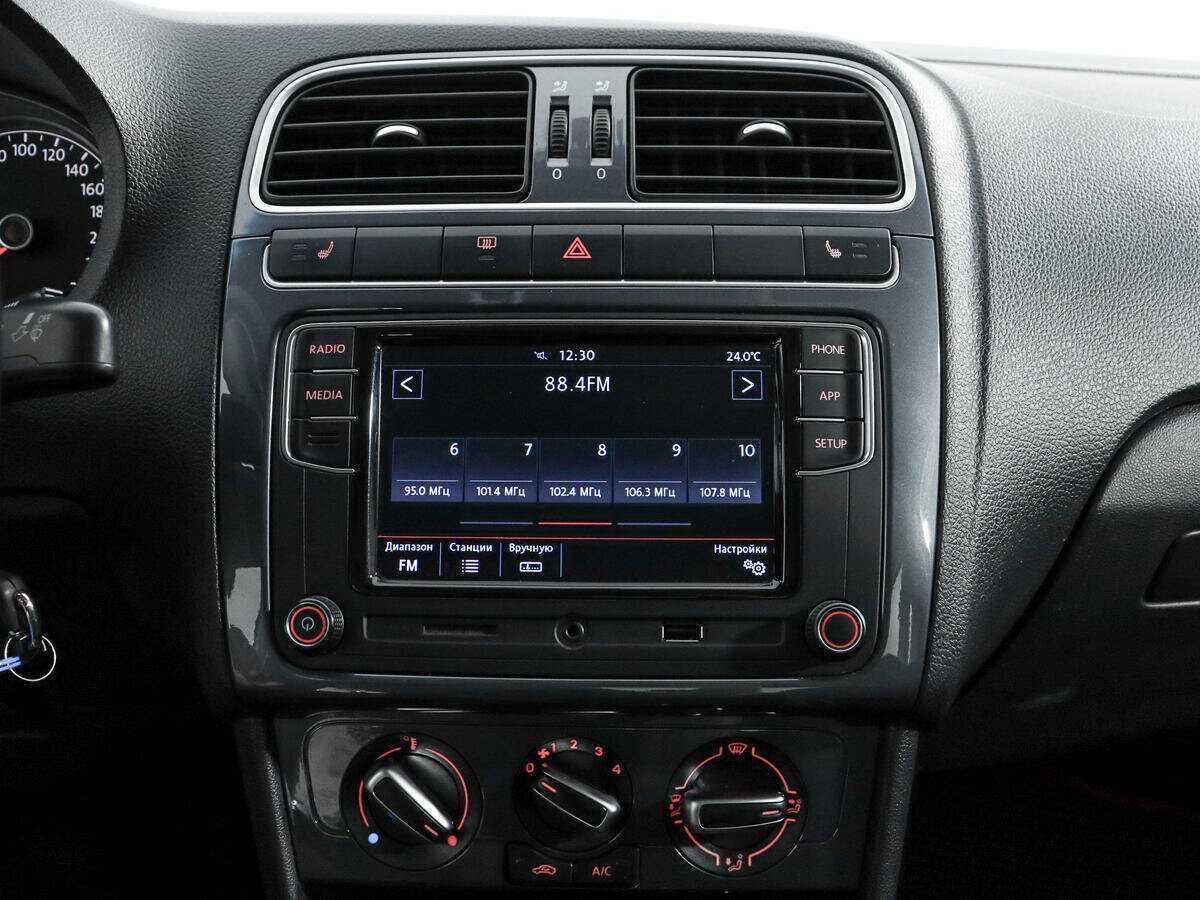 Купить Volkswagen Polo с пробегом. Фото: #11