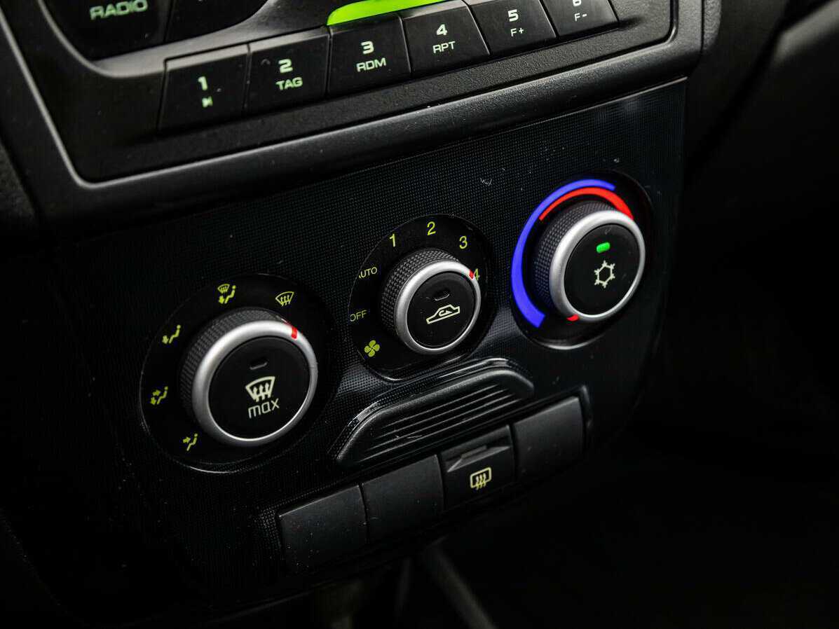 Купить Lada (ВАЗ) Kalina с пробегом. Фото: #14