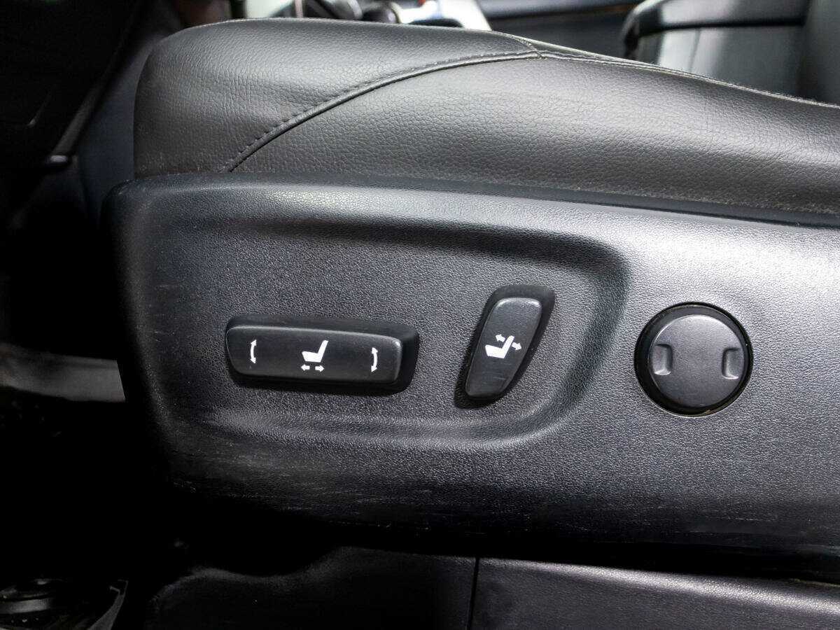 Купить Toyota Land Cruiser Prado с пробегом. Фото: #17